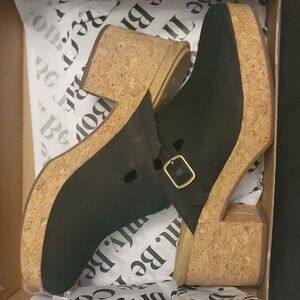 Hush Puppiea Black Poppy Clogs